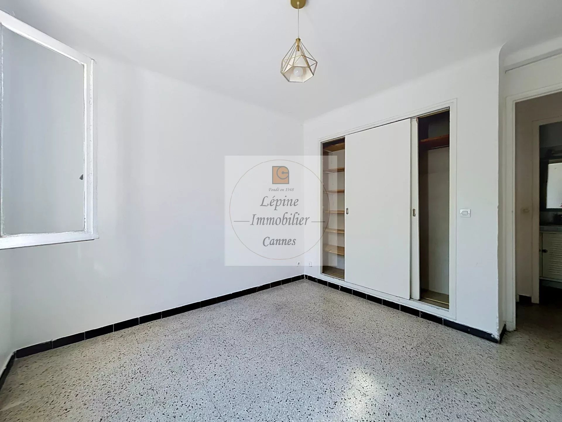 LE CANNET – 2 PIECES – A RENOVER
