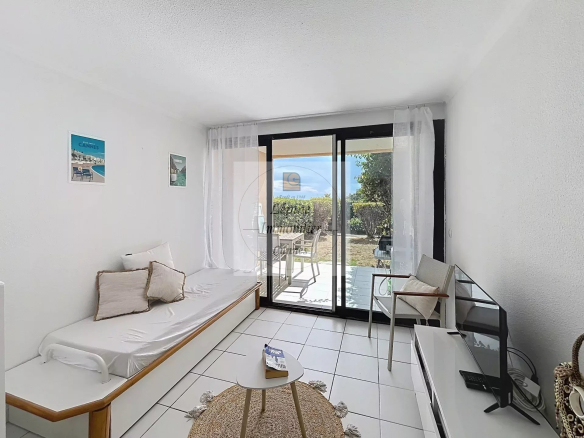 Cannes, Croix des Gardes, Villa Francia, 2/3P de 33.78m² en RDJ avec Parking sous sol.