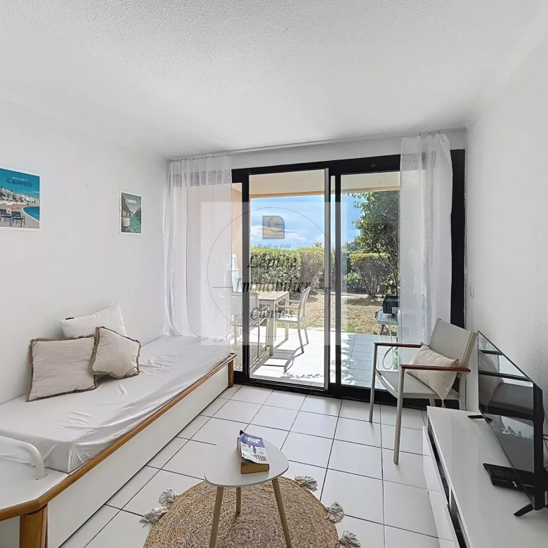 Cannes, Croix des Gardes, Villa Francia, 2/3P de 33.78m² en RDJ avec Parking sous sol.