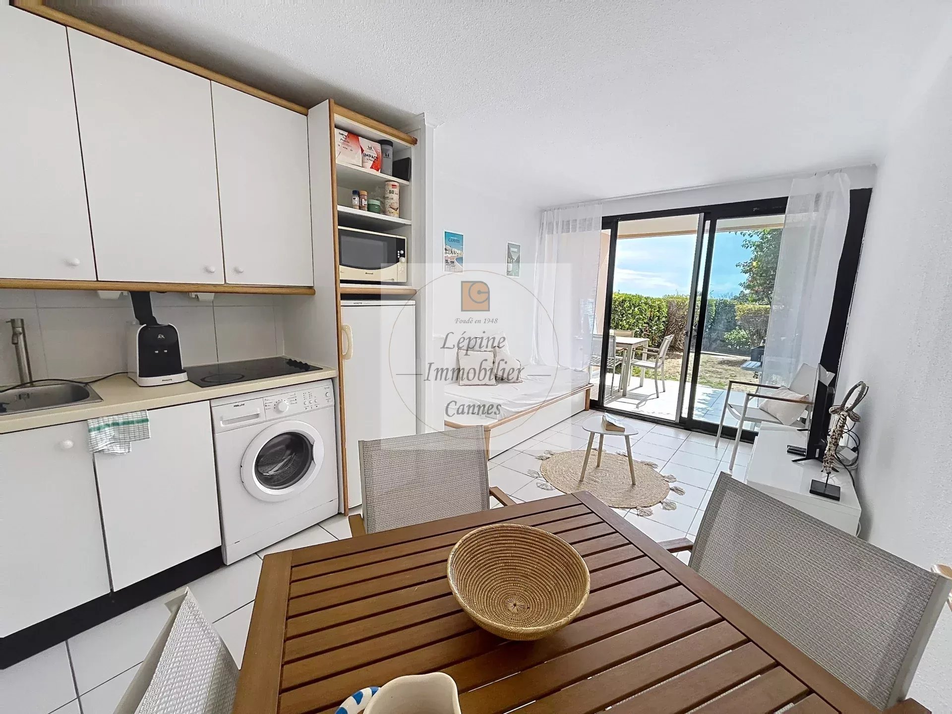 Cannes, Croix des Gardes, Villa Francia, 2/3P de 33.78m² en RDJ avec Parking sous sol.