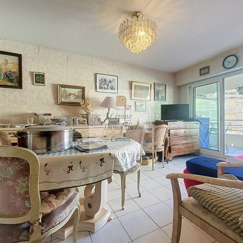 CANNES CARNOT – 2 PIECES – A RENOVER