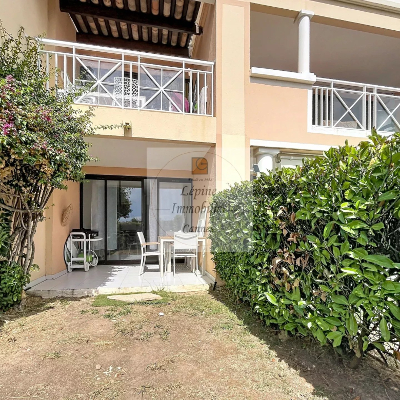 Cannes, Croix des Gardes, Villa Francia, 2/3P de 33.78m² en RDJ avec Parking sous sol.