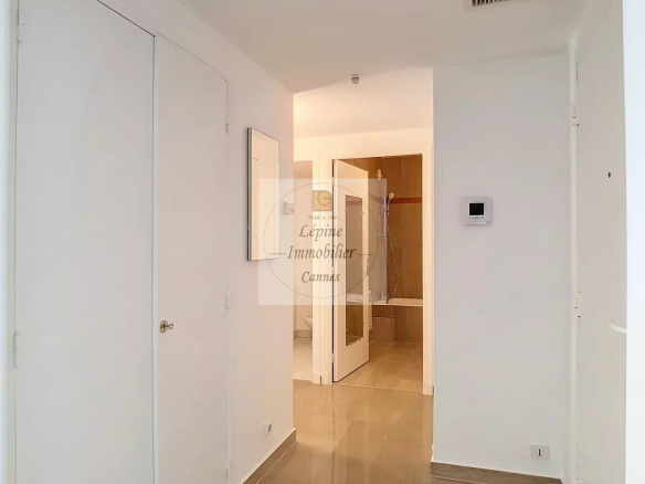 CANNES, BASSE CALIFORNIE, 2P DE 53M² PARKING, CAVE, PISCINE