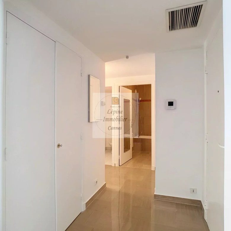 CANNES, BASSE CALIFORNIE, 2P DE 53M² PARKING, CAVE, PISCINE