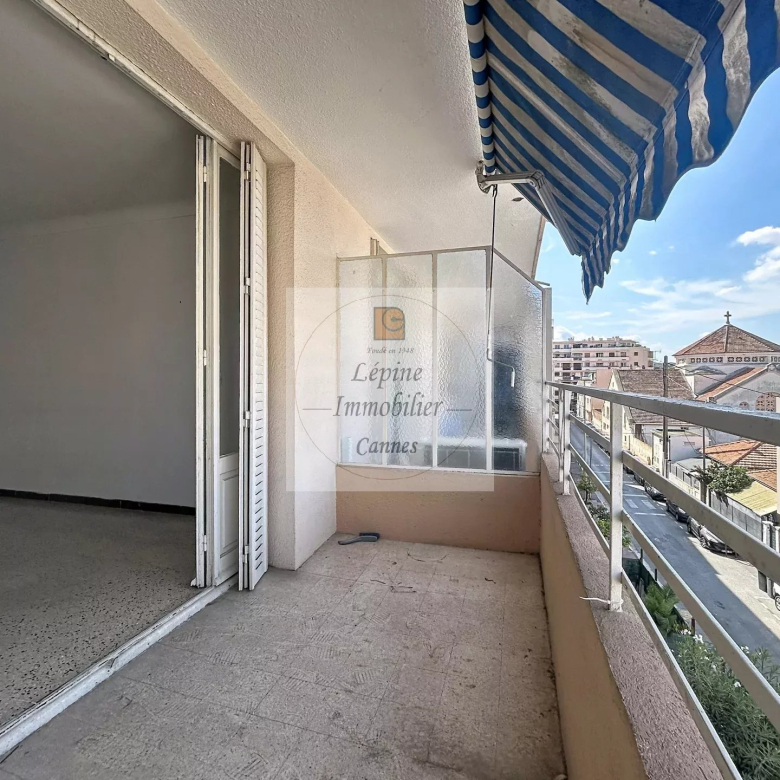 LE CANNET – 2 PIECES – A RENOVER