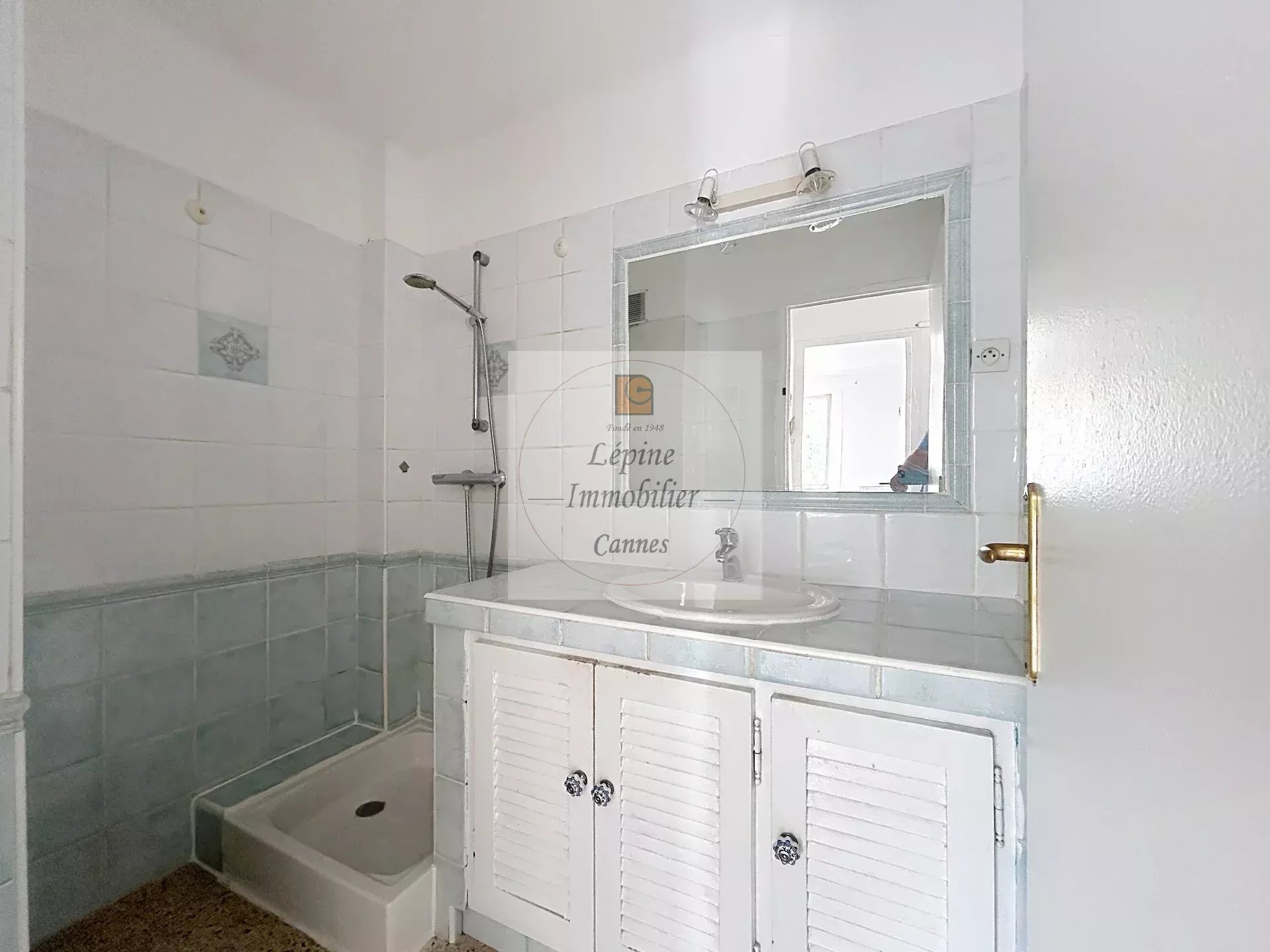LE CANNET – 2 PIECES – A RENOVER