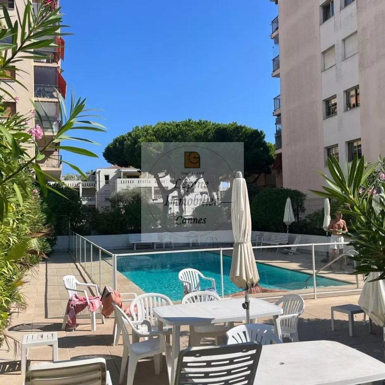 CANNES, BASSE CALIFORNIE, 2P DE 53M² PARKING, CAVE, PISCINE