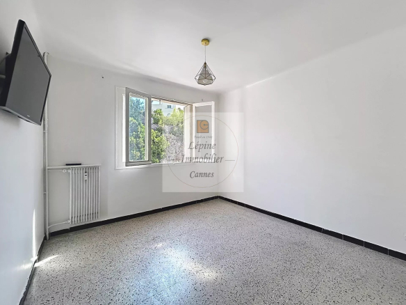 LE CANNET – 2 PIECES – A RENOVER