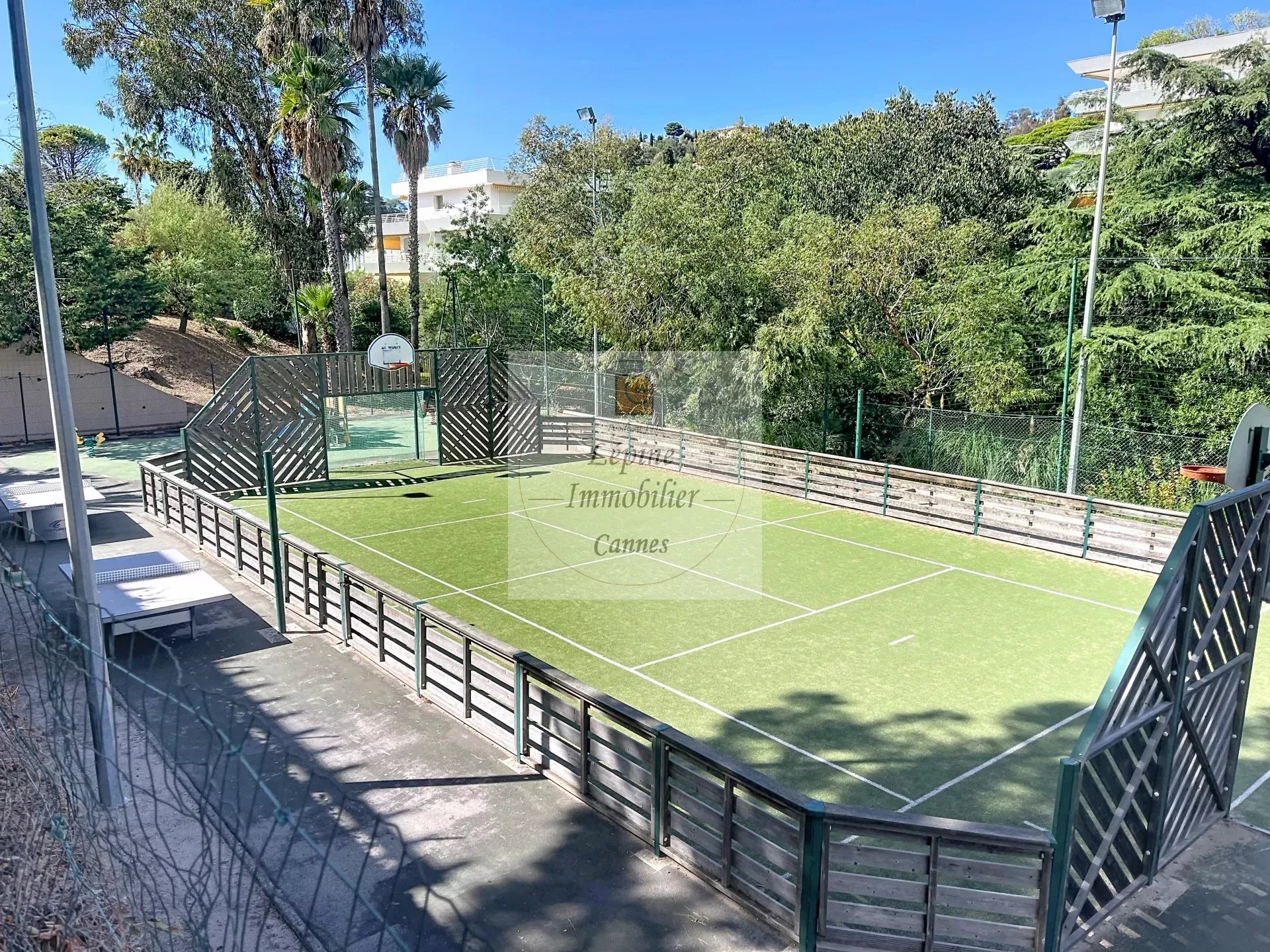 Cannes, Croix des Gardes, Villa Francia, 2/3P de 33.78m² en RDJ avec Parking sous sol.