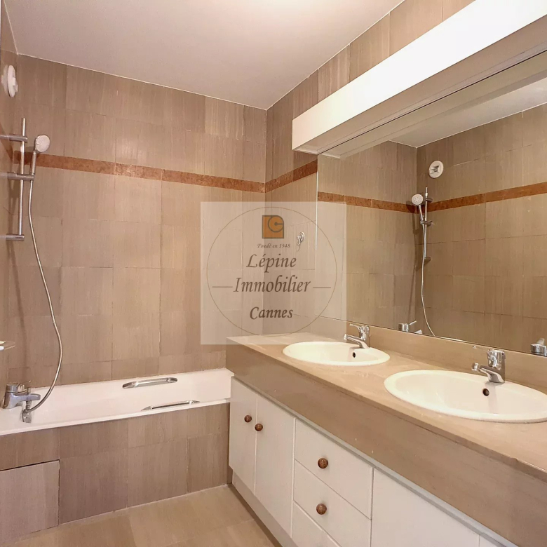 CANNES, BASSE CALIFORNIE, 2P DE 53M² PARKING, CAVE, PISCINE