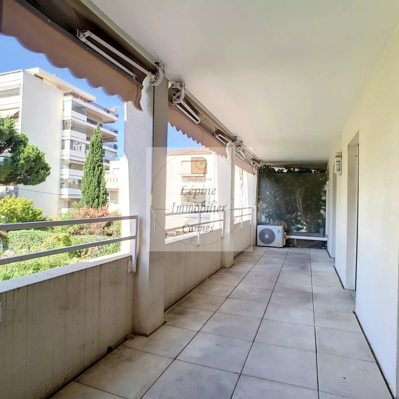 CANNES, BASSE CALIFORNIE, 2P DE 53M² PARKING, CAVE, PISCINE