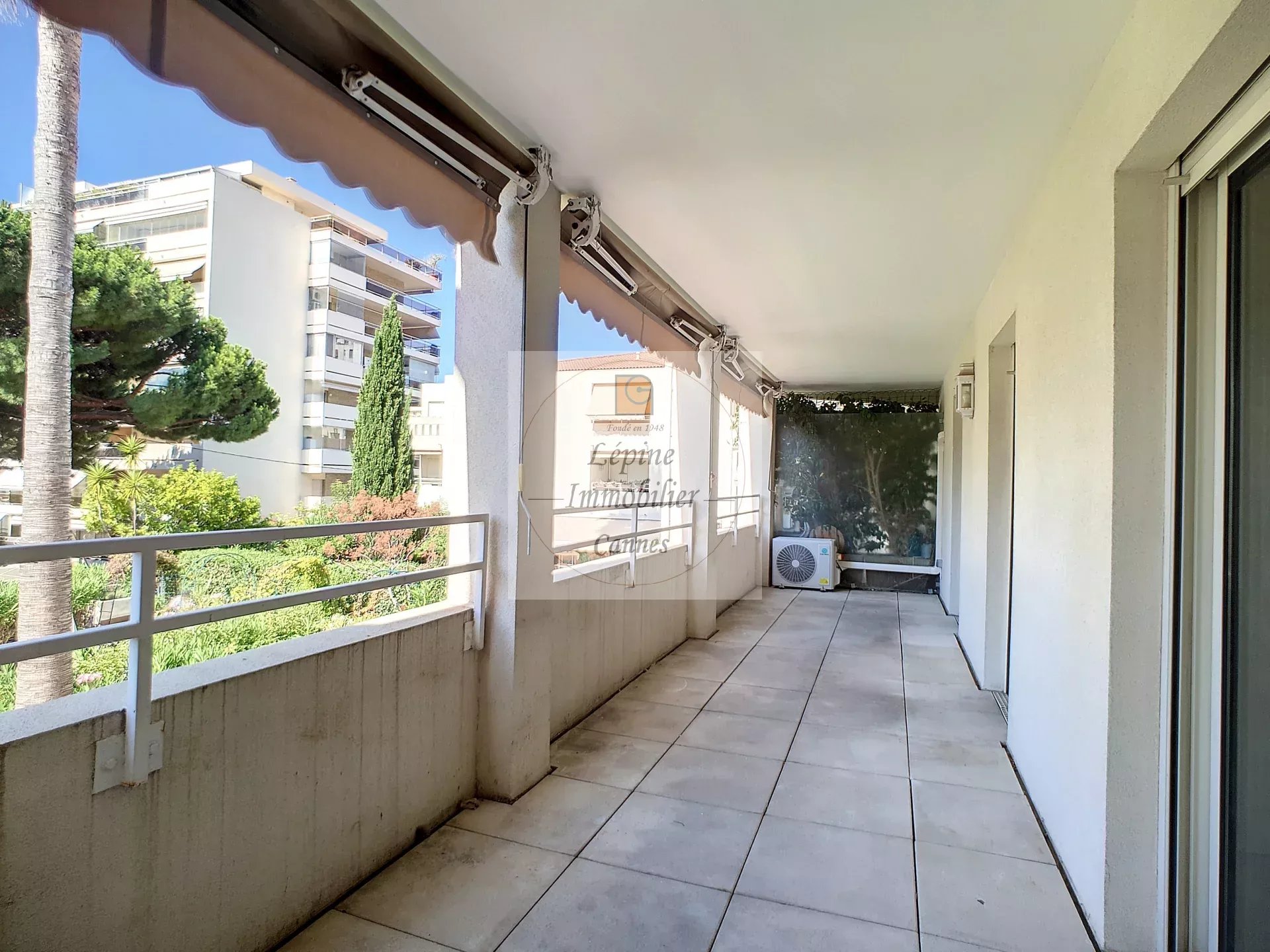 CANNES, BASSE CALIFORNIE, 2P DE 53M² PARKING, CAVE, PISCINE