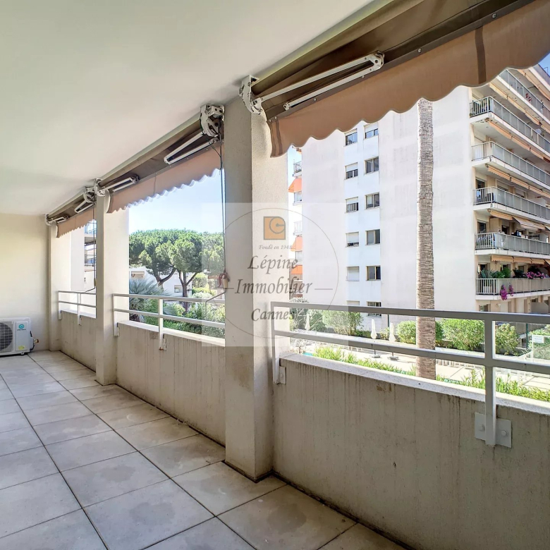 CANNES, BASSE CALIFORNIE, 2P DE 53M² PARKING, CAVE, PISCINE