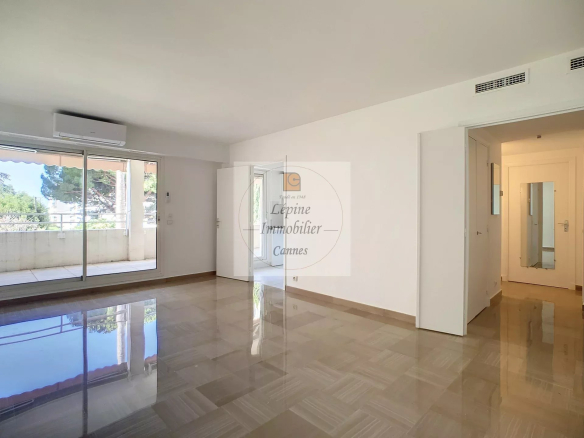 CANNES, BASSE CALIFORNIE, 2P DE 53M² PARKING, CAVE, PISCINE