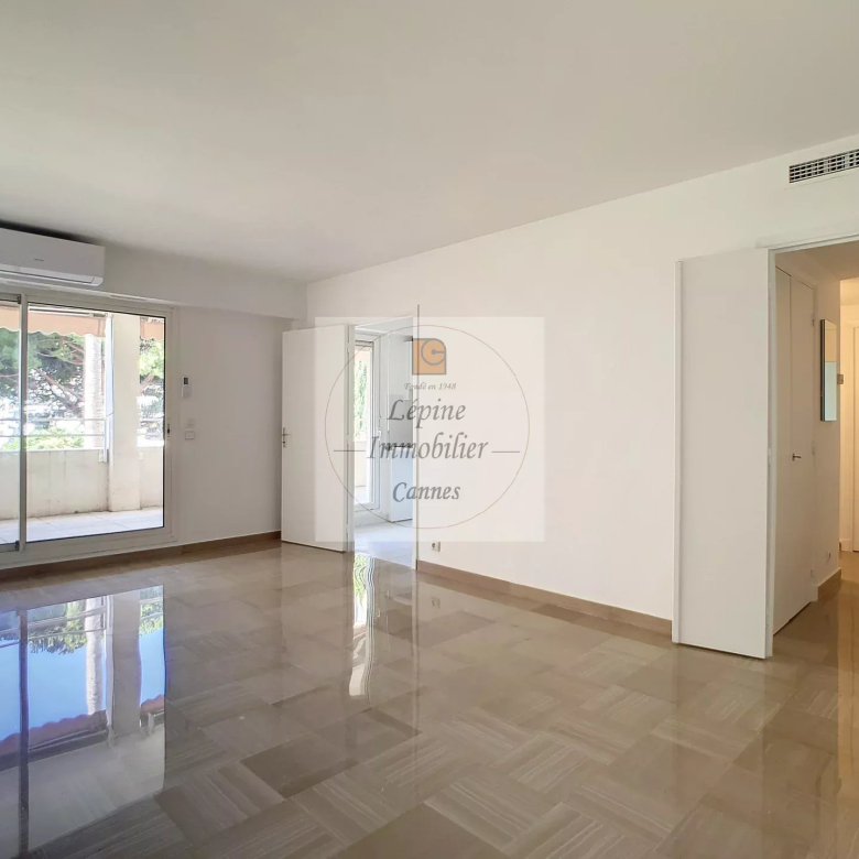 CANNES, BASSE CALIFORNIE, 2P DE 53M² PARKING, CAVE, PISCINE