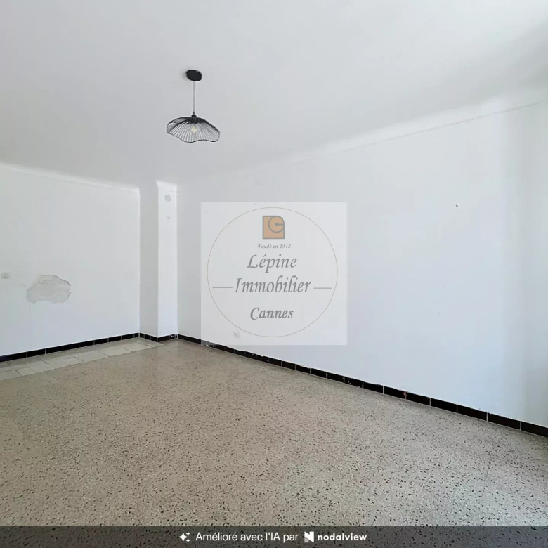 LE CANNET – 2 PIECES – A RENOVER