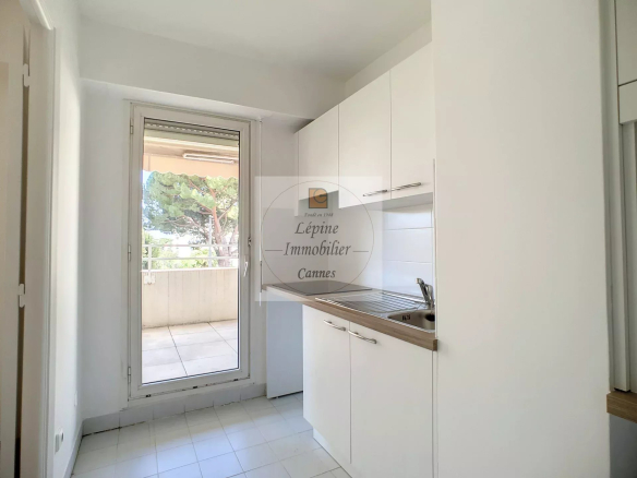 CANNES, BASSE CALIFORNIE, 2P DE 53M² PARKING, CAVE, PISCINE