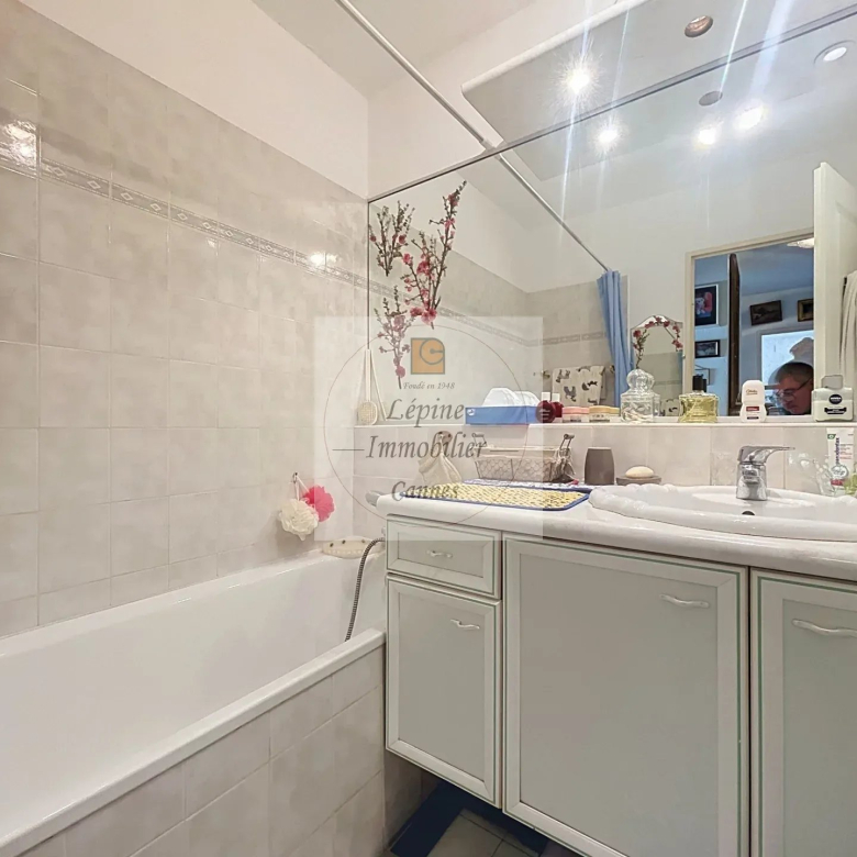 CANNES CARNOT – 2 PIECES – A RENOVER