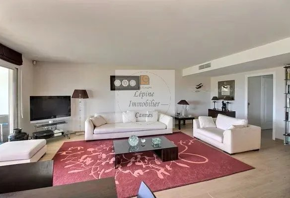 CANNES PALM BEACH – PENTHOUSE D’EXCEPTION 187 m² – TOIT-TERRASSE 150 m² – 3 BOX