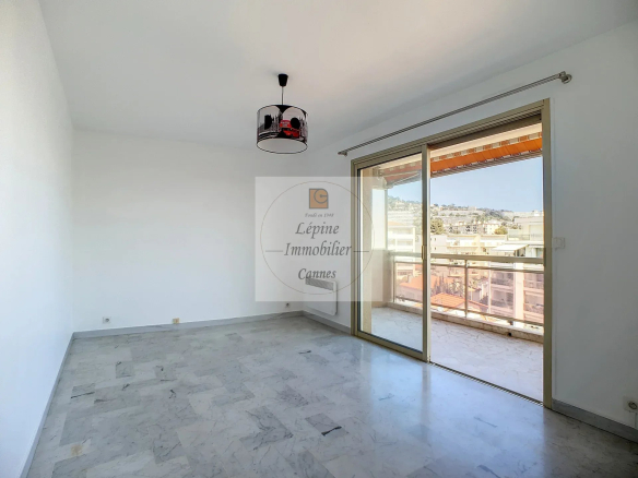 Cannes – Pointe Croisette, Studio, parking, cave