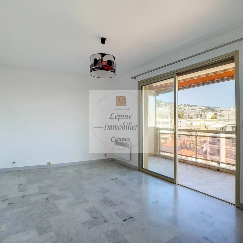 Cannes – Pointe Croisette, Studio, parking, cave