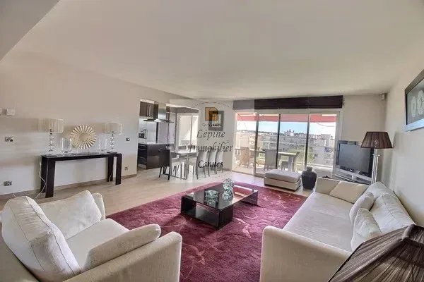 CANNES PALM BEACH – PENTHOUSE D’EXCEPTION 187 m² – TOIT-TERRASSE 150 m² – 3 BOX