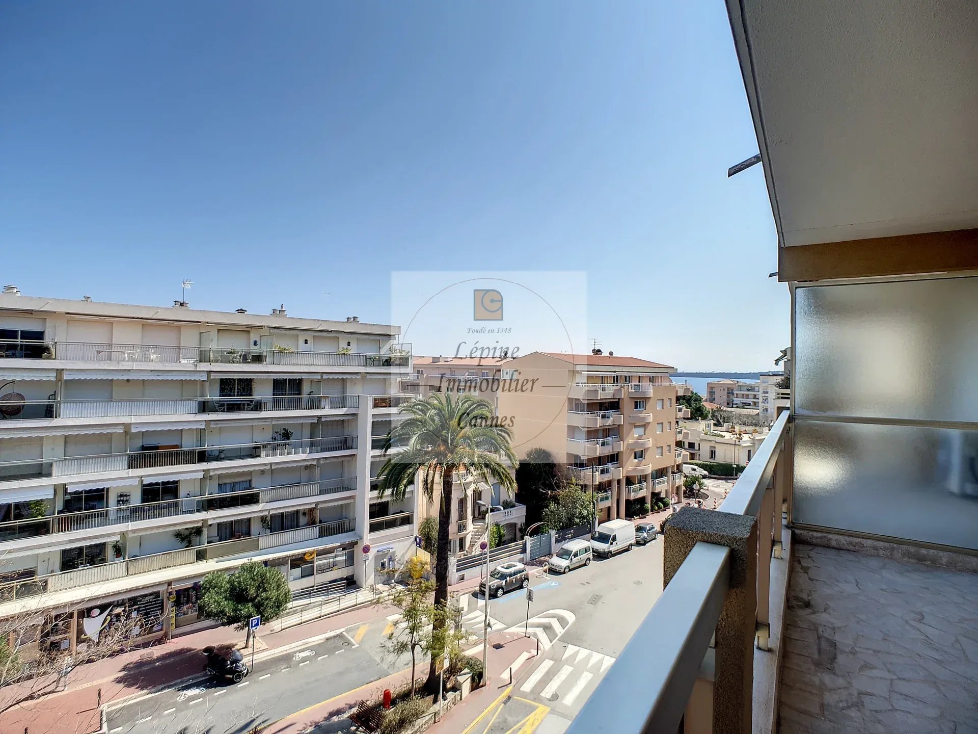 Cannes – Pointe Croisette, Studio, parking, cave