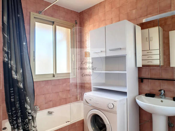 Cannes – Pointe Croisette, Studio, parking, cave