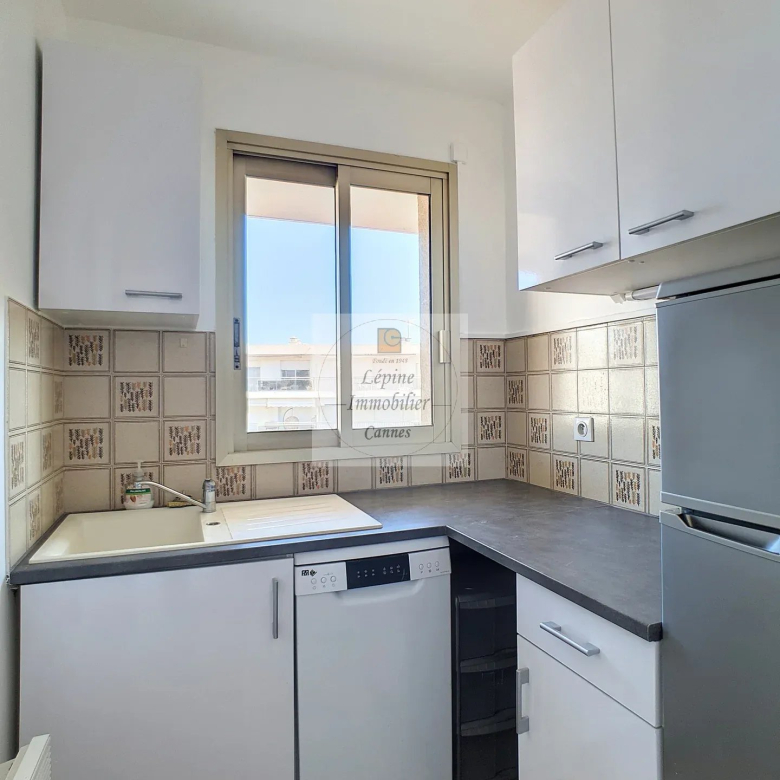 Cannes – Pointe Croisette, Studio, parking, cave
